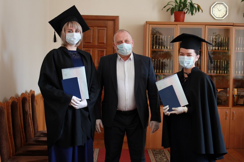 Вручение дипломов магистрантам ЭЮФ