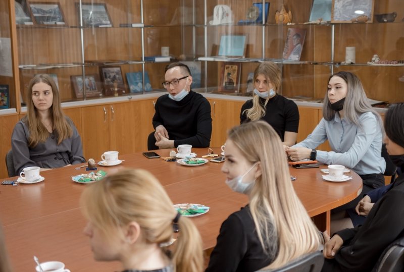 На ЭЮФ состоялся круглый стол «Современное состояние и перспективы развития туризма в Республике Алтай»